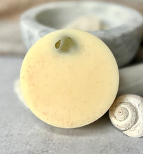 Load image into Gallery viewer, Peachy Keen Conditioner Bar with Hidden Sea Glass