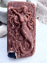 Load image into Gallery viewer, Vanilla Bean Nectarine Hidden Sea Glass Salt Brine Soap