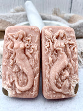 Load image into Gallery viewer, Peachy Keen Hidden Sea Glass Salt Brine Soap
