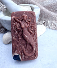 Load image into Gallery viewer, Vanilla Bean Nectarine Hidden Sea Glass Salt Brine Soap
