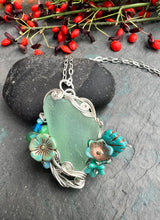 Load image into Gallery viewer, Seafoam Sea Glass &amp; Fine Silver Pendant Necklace
